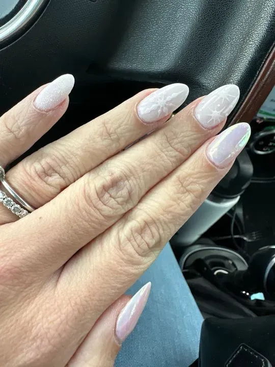 https://cdn.salonspotlight.com/photos/UIFvprpYxtxYH68jJbxN/3d7f3d61-6e09-4b06-a404-064593839f67_720x720