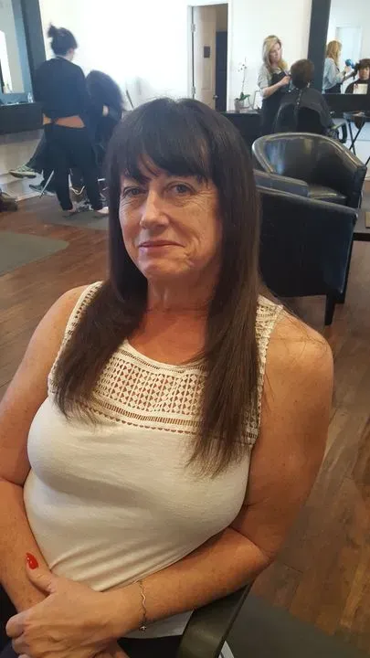 https://cdn.salonspotlight.com/photos/UIGmjPb6YzbgAOTPg051/c0846b07-f23e-4f64-9a9b-45ad7fd0a260_720x720