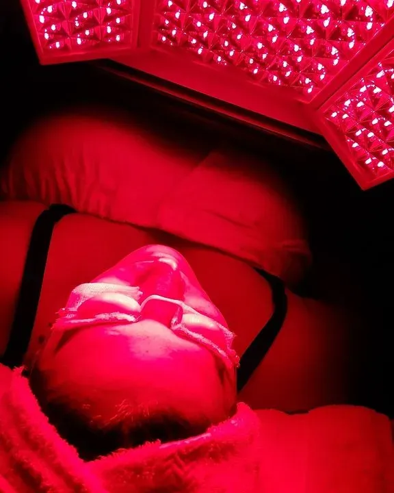 https://cdn.salonspotlight.com/photos/UJ8jXfKGKBBtEaDb7Xh6/0aa9498b-92ed-4e67-90d1-f79145a9f7eb_720x720