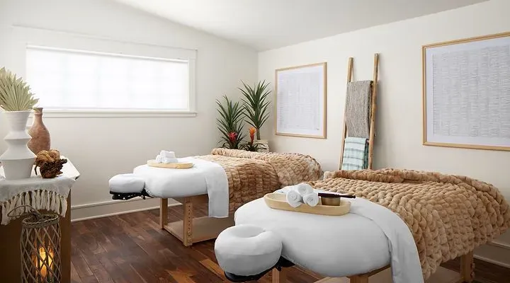 https://cdn.salonspotlight.com/photos/UKgycMwNP54IoSpbYS9a/cd686b7b-acbc-4e51-b4c5-2938247a7bcf_720x720