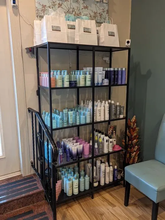 https://cdn.salonspotlight.com/photos/ULCwgk7x4zOXNqIYde4u/b80c0e29-da4d-4a53-8bee-86e4b3118c3a_720x720