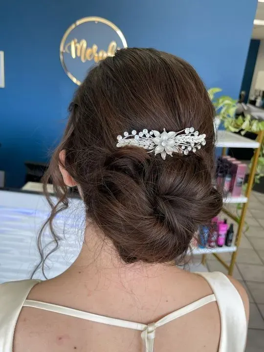 https://cdn.salonspotlight.com/photos/UNPhXLJ5QDF9kbFXI9AT/5315a136-1b22-4b10-b921-6f45f21660de_720x720