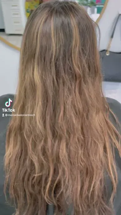 https://cdn.salonspotlight.com/photos/UNPhXLJ5QDF9kbFXI9AT/a0e51deb-dbcc-486f-b381-8c7e5a764fc7_720x720