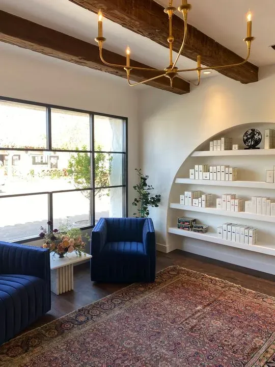 https://cdn.salonspotlight.com/photos/UREvNP06JekQNWFrhmcd/d868ff96-b0bd-47e0-9408-60e7b45ec21b_720x720