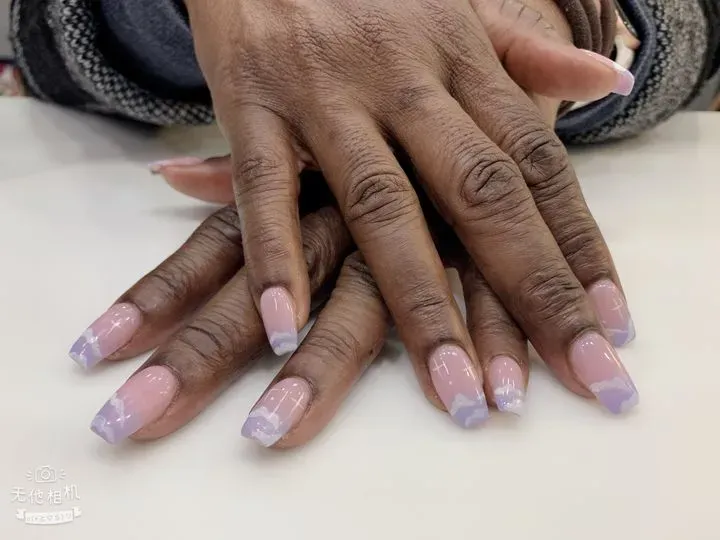 https://cdn.salonspotlight.com/photos/UTFwC8MbyKUBTbt71MIs/1455fb22-de03-4a07-8b01-01c285d9fec1_720x720