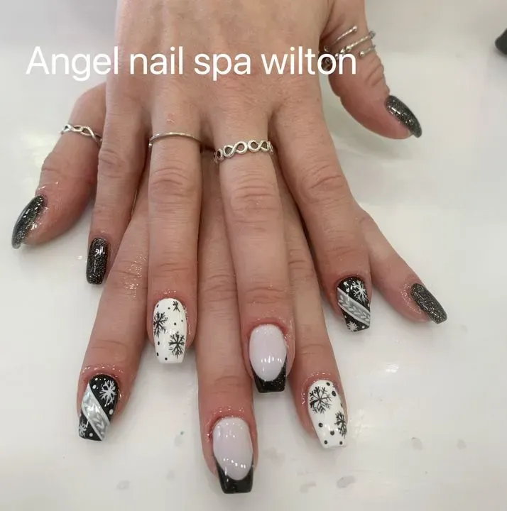 https://cdn.salonspotlight.com/photos/UTFwC8MbyKUBTbt71MIs/dd07d1e4-eddc-44f5-bed2-6b98abedc586_720x720