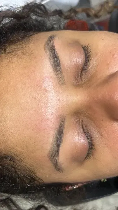 https://cdn.salonspotlight.com/photos/UUbiHIUtRTfhXwAXMNni/ede23b26-2b0d-4822-98f9-ff64e0429faa_720x720