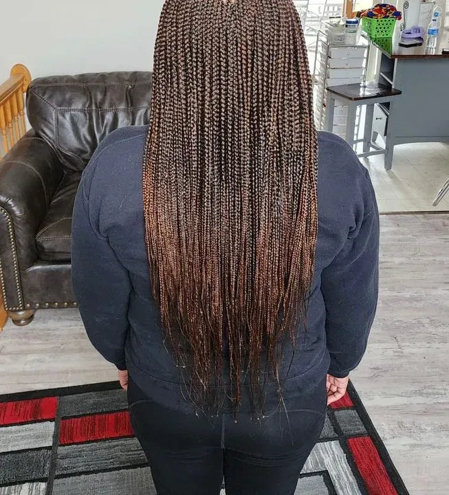 https://cdn.salonspotlight.com/photos/UVDMEfkCkSHNT7g7EuBk/ff1f5dc7-43c6-4086-95dd-3e3a2ae7c486_720x720