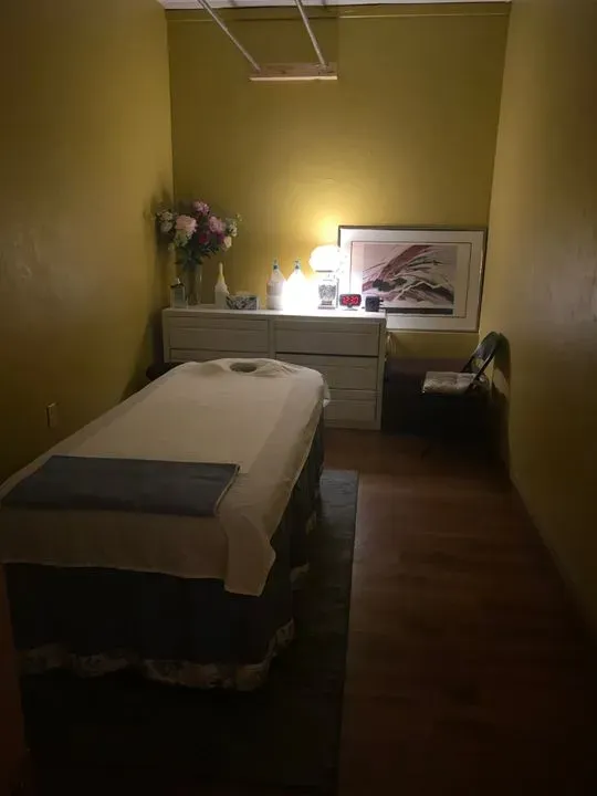 https://cdn.salonspotlight.com/photos/UXhmUB1o9pFL7BxPM9k5/839ddf68-4095-433e-9c24-de12aac19ffb_720x720