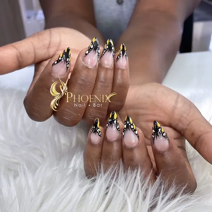 https://cdn.salonspotlight.com/photos/UZ3z5GIMHaiD5hGJHeCn/32c12e8f-55c9-43b5-a92a-1d77d4f66e4f_720x720