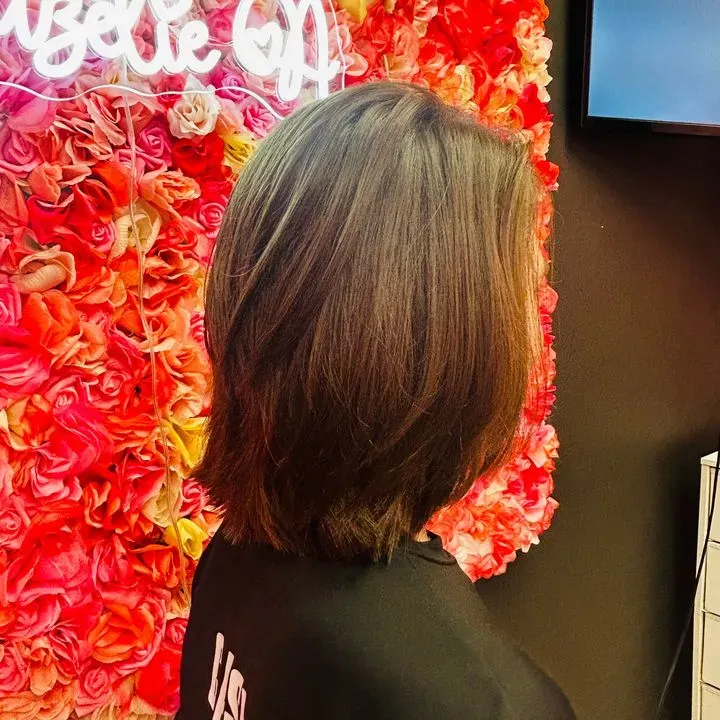 https://cdn.salonspotlight.com/photos/UZRdBPmv2VRLaGV3pTym/642f735f-c96a-4031-920a-13505ecbdad5_720x720