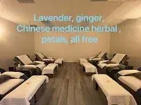 https://cdn.salonspotlight.com/photos/UaIKUyZe0RDV2DLU6Yd0/3a74b60a-a2e8-4b59-aa13-ae18ebc49555_720x720