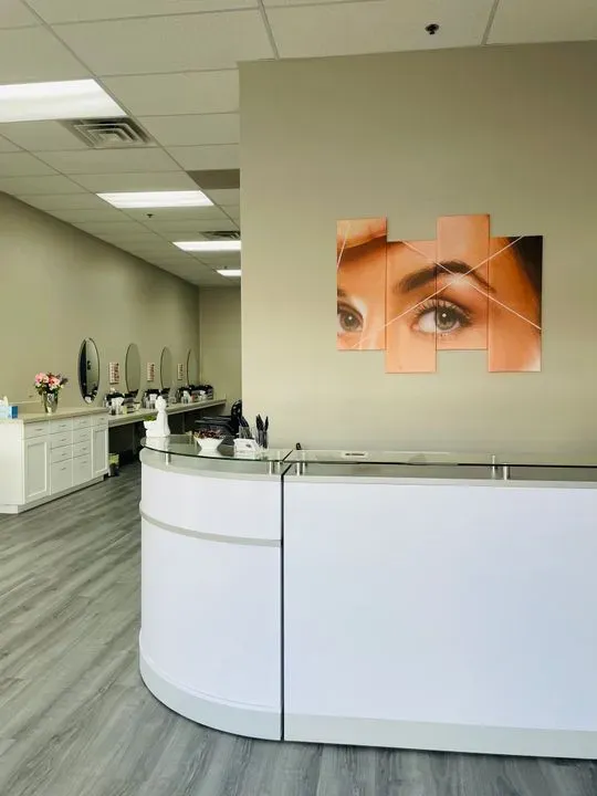 https://cdn.salonspotlight.com/photos/UafdgAdJCiQ8L1HsWTGB/0fd6cb59-148c-4e61-a5a3-91f86053b87f_720x720