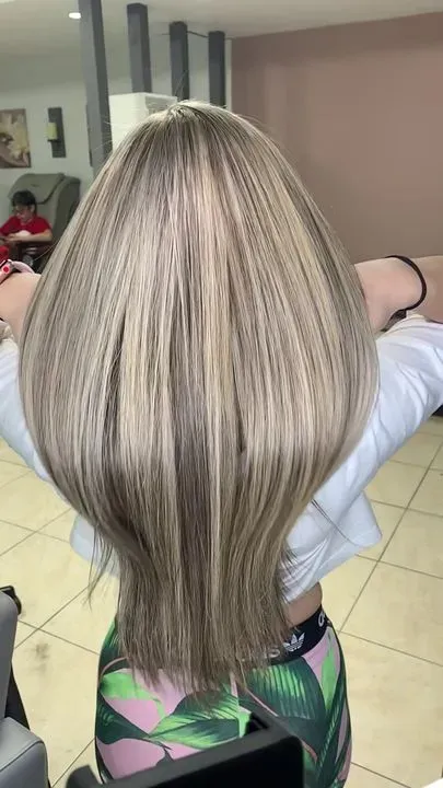 https://cdn.salonspotlight.com/photos/Ue4fovQRvLNFxUM4SQXi/59f5b2ed-1b9b-4439-936d-47beec077293_720x720