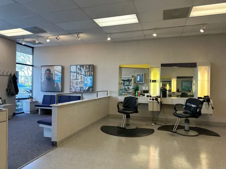 https://cdn.salonspotlight.com/photos/Uen13ZvbGhwFje6AnLHV/24cb640f-384c-4dba-b831-da792bd1dc89_720x720