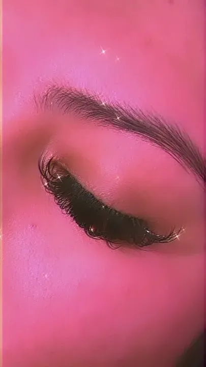 https://cdn.salonspotlight.com/photos/UgkdtgpUcSsgjym5xFWI/02176bbc-5519-4275-86b6-51b832d8917f_720x720