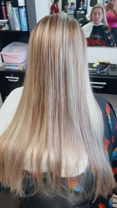 https://cdn.salonspotlight.com/photos/UgkdtgpUcSsgjym5xFWI/1fa3bc46-b1ee-42c6-b228-578183f72b90_720x720