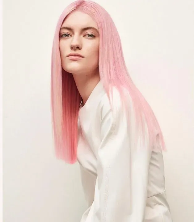 https://cdn.salonspotlight.com/photos/UrCCzSDgejuQqTXiHHbr/9fdaf122-604f-4aa7-b354-039b5db0e98d_720x720