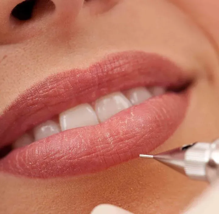 https://cdn.salonspotlight.com/photos/UrRJN2qu5PyJoJxsPFRT/189831d8-e505-42fd-9912-42e6c9b4e35e_720x720