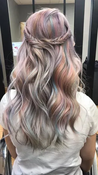 https://cdn.salonspotlight.com/photos/Us8dsfAVGTk4G0jN30ka/1c34e2bf-fc72-47bd-9232-73c34564c546_720x720