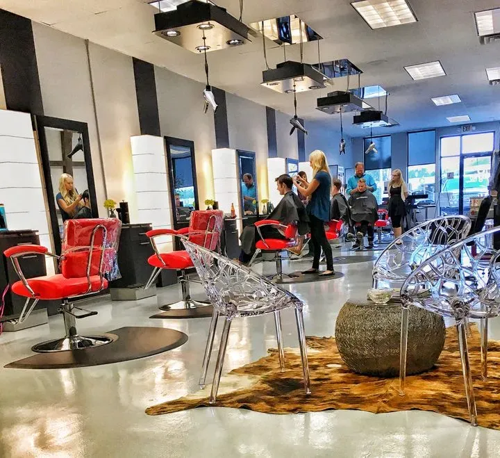 https://cdn.salonspotlight.com/photos/UtG9R2ojGjaQ2SYC5JGj/ce50f054-fb7a-4777-9990-5835a504e739_720x720