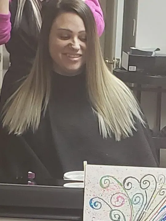 https://cdn.salonspotlight.com/photos/UuobHoEtIzXOGMTSvdGQ/9a1b6250-960c-49ba-b406-5ff9f125026b_720x720