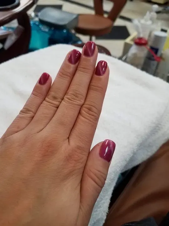 https://cdn.salonspotlight.com/photos/UvoSixKNhebh448aKjNa/3c9b0eeb-9cbc-404a-b8ed-eeadb0cae97a_720x720