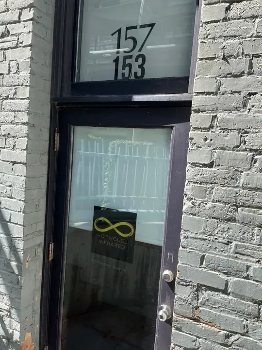 https://cdn.salonspotlight.com/photos/UwZ78jjALRO4LeXTZrVa/f494b071-e176-4c8a-9f9e-0b85484f6b0a_720x720
