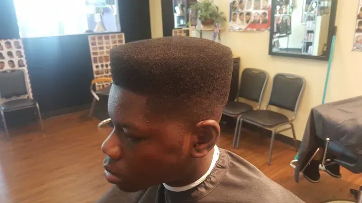 https://cdn.salonspotlight.com/photos/UwuNcGYosq2NBAflIHp9/b32fd2bb-7eff-4abc-b78d-3061e339ee2d_720x720