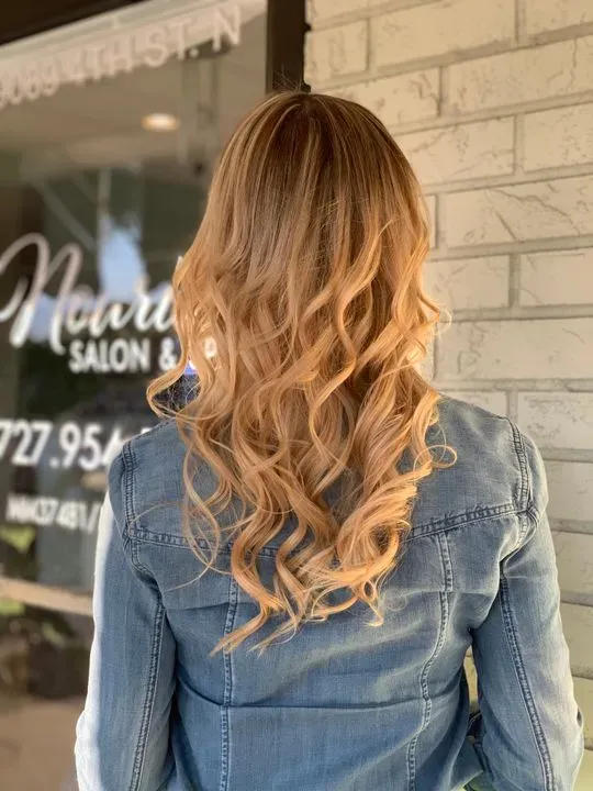 https://cdn.salonspotlight.com/photos/Uzfloi6MC2zl3bsQwf2V/3bfe12d7-55c3-4f2c-ad0f-007404448cf8_720x720