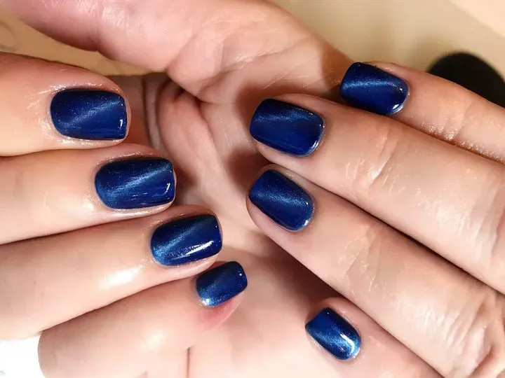 https://cdn.salonspotlight.com/photos/Uzfloi6MC2zl3bsQwf2V/bf7a8f44-1454-4614-a270-d7a5f71d5bf2_720x720