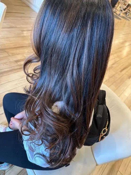 https://cdn.salonspotlight.com/photos/Uzl37MQx0CGNR2BMbMeV/733acc14-31d6-4723-a86a-2a8aea6b4b88_720x720