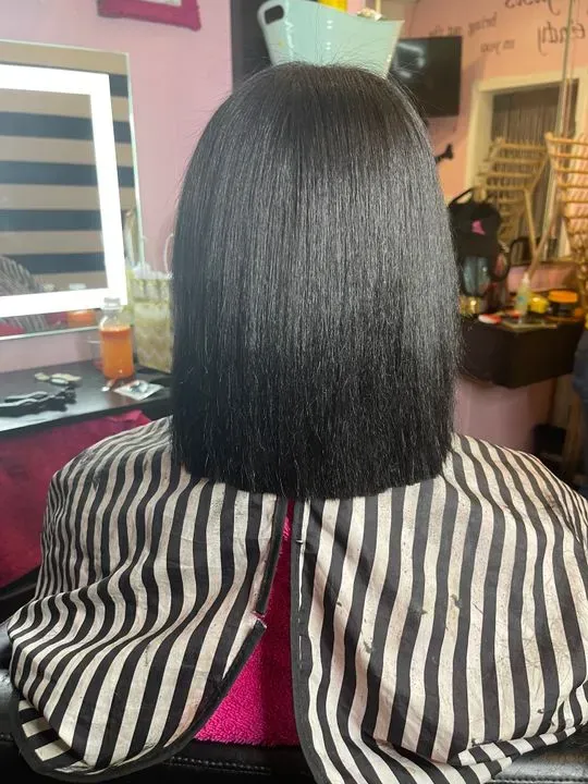 https://cdn.salonspotlight.com/photos/V00Jcxrl7DdegFpPElkw/5d6cf9e7-e4fc-4dbe-88f6-7b6dff87a10b_720x720