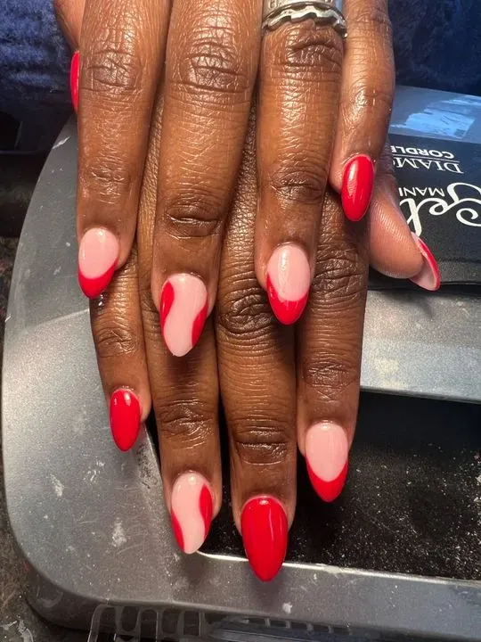 https://cdn.salonspotlight.com/photos/V0mWxOQ7wfyfIs8lmo5q/6eec74f8-8b3c-44f8-8169-f7047cd73e9e_720x720