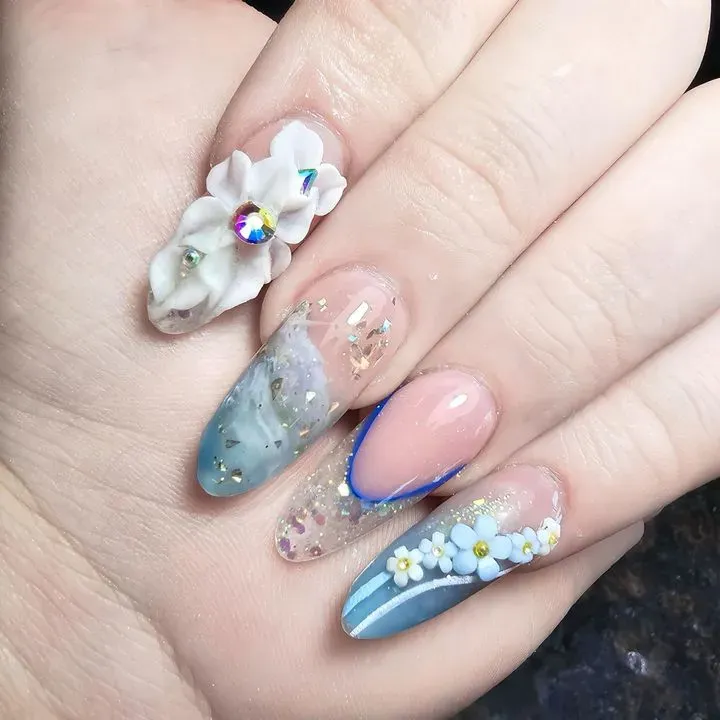 https://cdn.salonspotlight.com/photos/V0mWxOQ7wfyfIs8lmo5q/9aee1419-1880-4295-bf7a-c1a63f9c266f_720x720