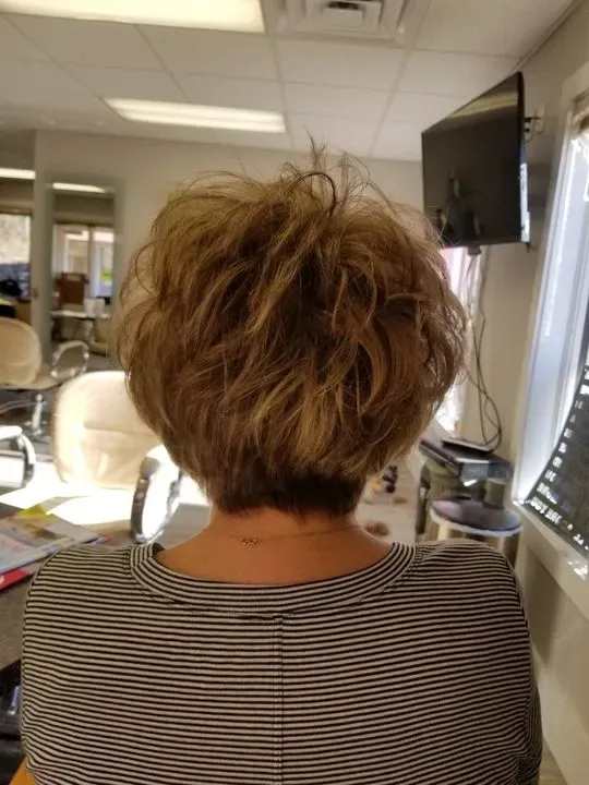https://cdn.salonspotlight.com/photos/V1O7mzjaw4OxaKeHrI8p/7fbe0976-0aa6-4a9b-8403-7a6ab6f32a63_720x720
