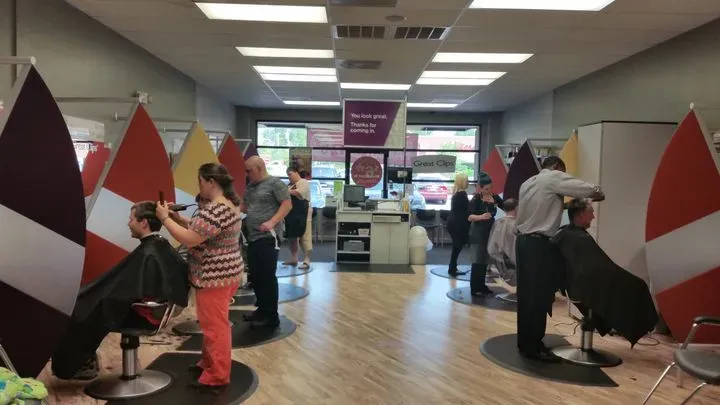 https://cdn.salonspotlight.com/photos/V1XUFPZVcL5qHezPP76z/bc3bcd55-4ca7-42cf-87f4-8c422bd48b17_720x720
