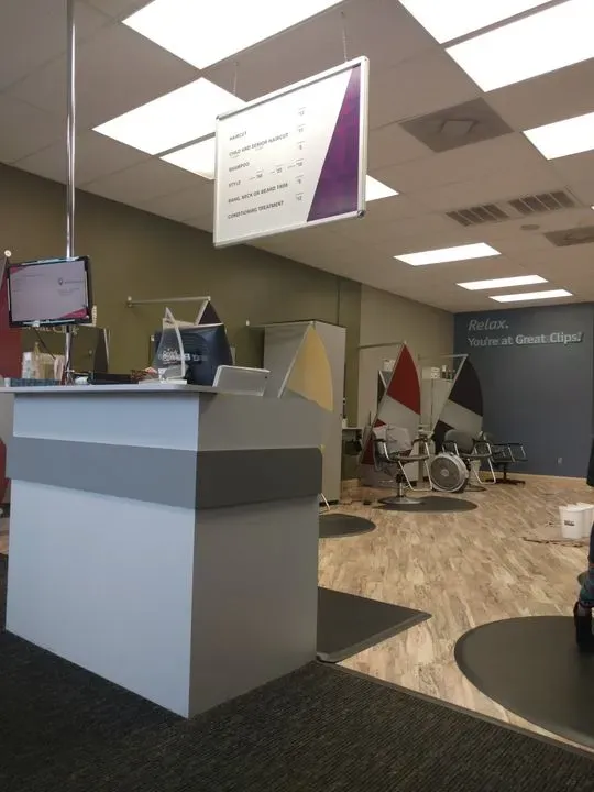 https://cdn.salonspotlight.com/photos/V1XUFPZVcL5qHezPP76z/d9a4377c-8469-4c84-9126-f2aee836c250_720x720