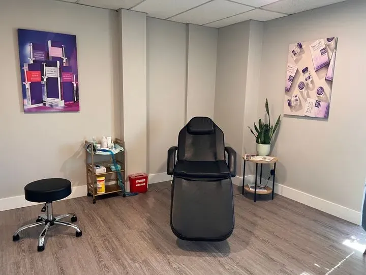 https://cdn.salonspotlight.com/photos/V1pNcuYkmAzxv8nXfnk0/280f27fa-2e9a-4e46-a005-1f4a1e867179_720x720
