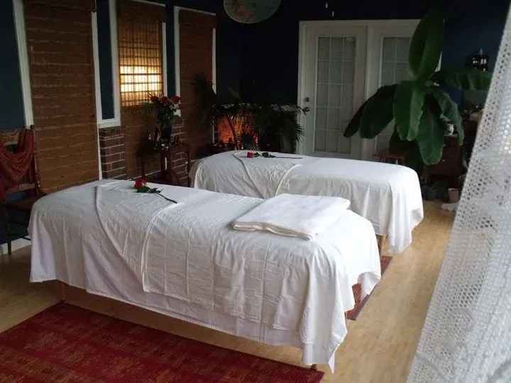https://cdn.salonspotlight.com/photos/V2yxrfle07RtnFe4VgQ9/2dfd5d8b-8e40-470d-80f4-d4dbdfe3f0a2_720x720