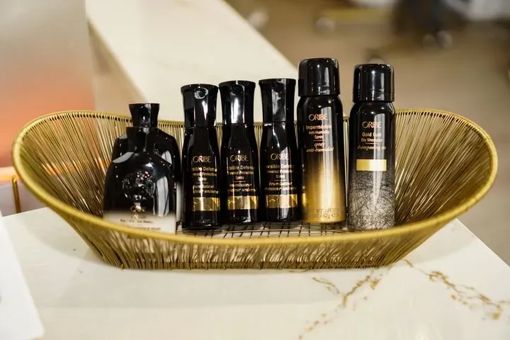 https://cdn.salonspotlight.com/photos/V5ZVvsPeGvgmqu2ZQkde/eb95eb15-e124-4e0c-a7ee-cc700148f320_720x720
