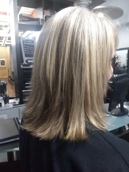 https://cdn.salonspotlight.com/photos/V77hT2gZJQLnBzHyNljV/a8c816d1-bba6-489f-b34a-97469c09aeed_720x720