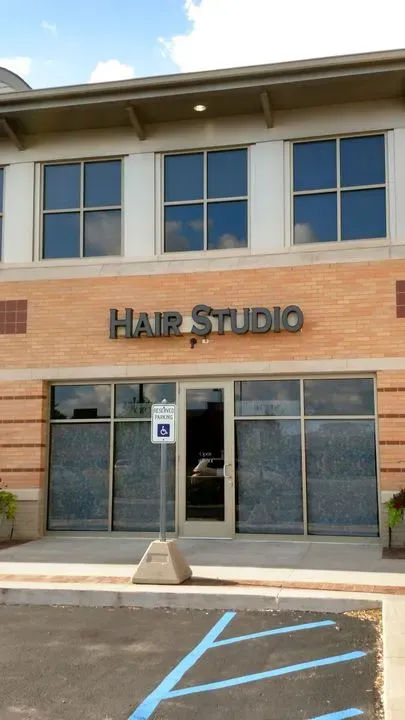 https://cdn.salonspotlight.com/photos/V77hT2gZJQLnBzHyNljV/b24ed022-0f70-4942-8a24-551a1a159dc8_720x720