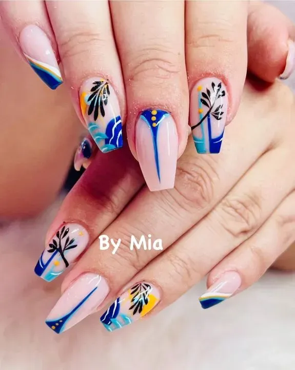 https://cdn.salonspotlight.com/photos/V7bc1Rs3N6ew3Inm6lKd/23bbfd98-44b6-4ff2-8d3e-6f2d2fa3dfdb_720x720