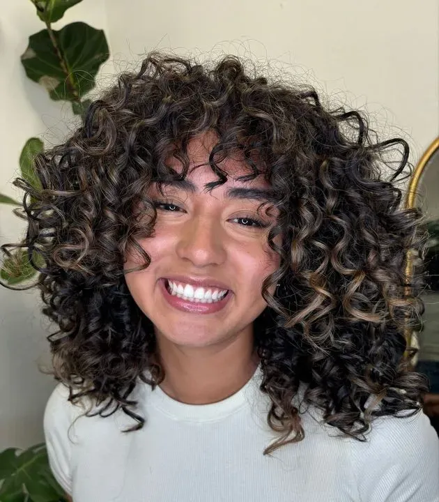 https://cdn.salonspotlight.com/photos/V8HO2DFw7yi9pf9plM1f/9dfada6e-0a4a-485f-b428-094ac3b9da8a_720x720