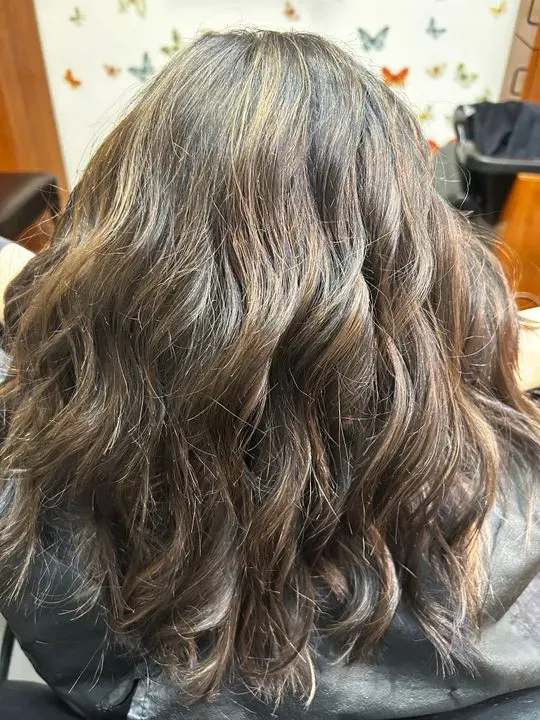 https://cdn.salonspotlight.com/photos/VA64cZcZIptxXSJ66uQU/535ad337-dc30-47a2-98d5-1079dbfce61d_720x720