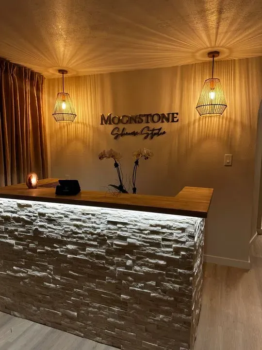 https://cdn.salonspotlight.com/photos/VA6JiuE2wYdluy9MvIUm/59de3f00-32ee-4ff7-a623-ab046f20b3de_720x720