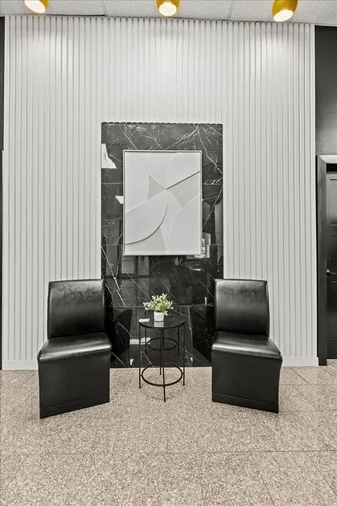 https://cdn.salonspotlight.com/photos/VGU3rjpWDymITat5t2F4/f1984f55-5660-4793-a378-58424d05ebc9_720x720