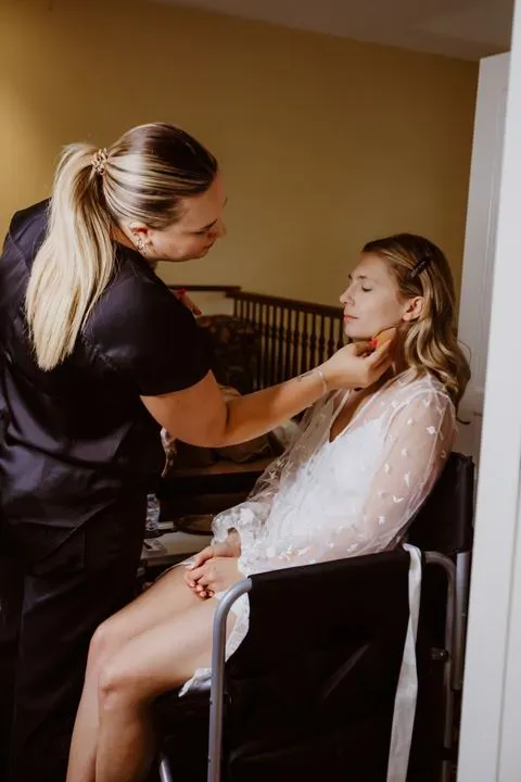 https://cdn.salonspotlight.com/photos/VIaNPk297trlOgEnEx7Y/0e9bca5d-9ae3-436b-8305-9a6b966db380_720x720