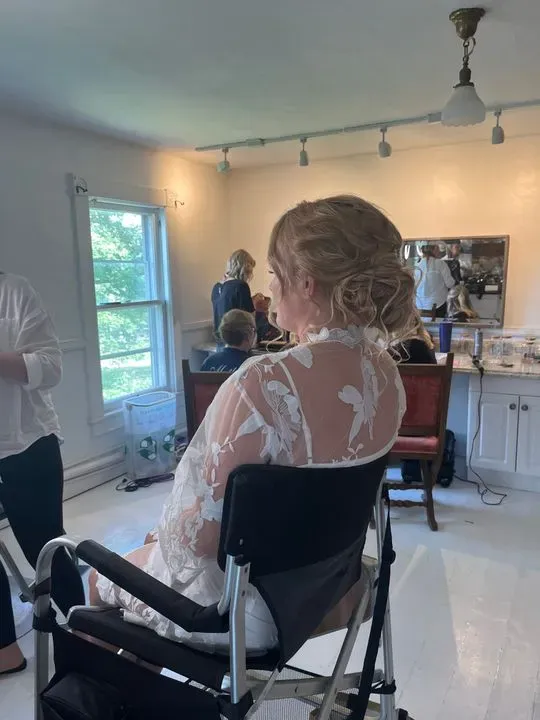 https://cdn.salonspotlight.com/photos/VIaNPk297trlOgEnEx7Y/50482935-7b4d-415a-a9f3-398a6ac62d31_720x720